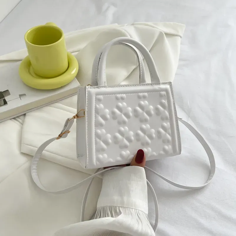 Simple Solid Color Indentation Shoulder Bag