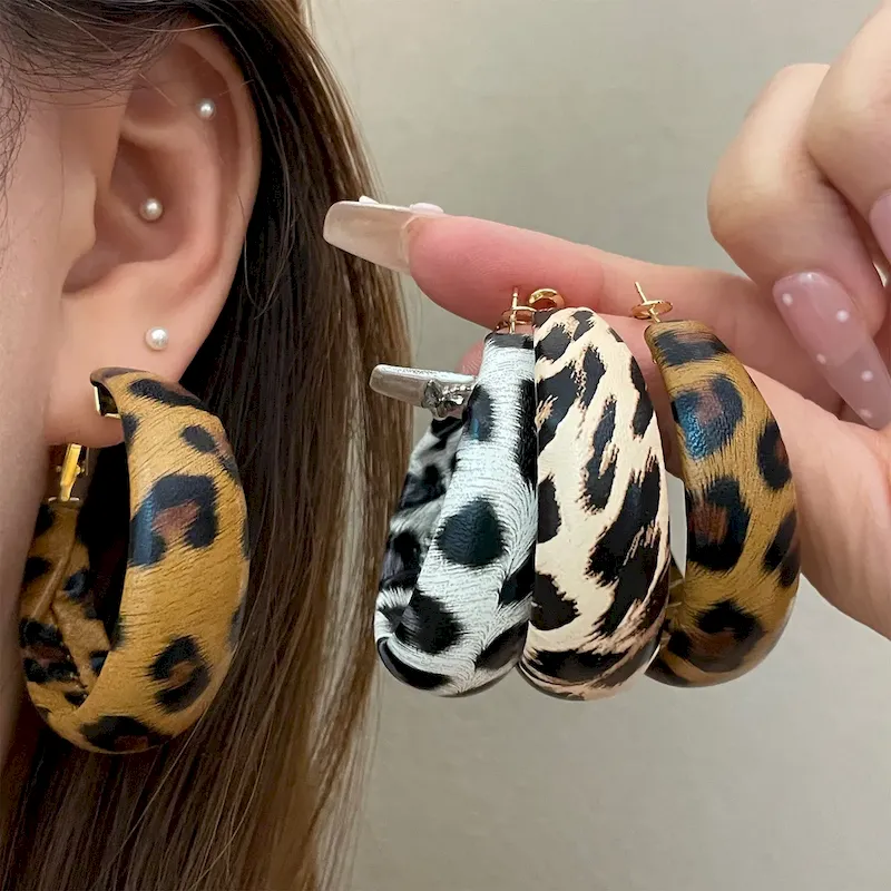 Wholesale Women Fashion Autumn And Winter Leopard Leather Earrings